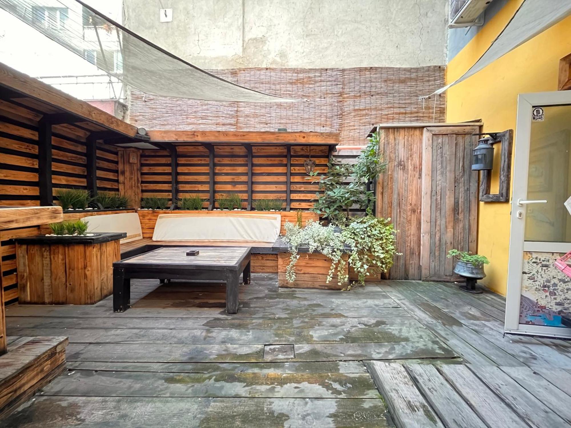 Cathedral Apartment Warna